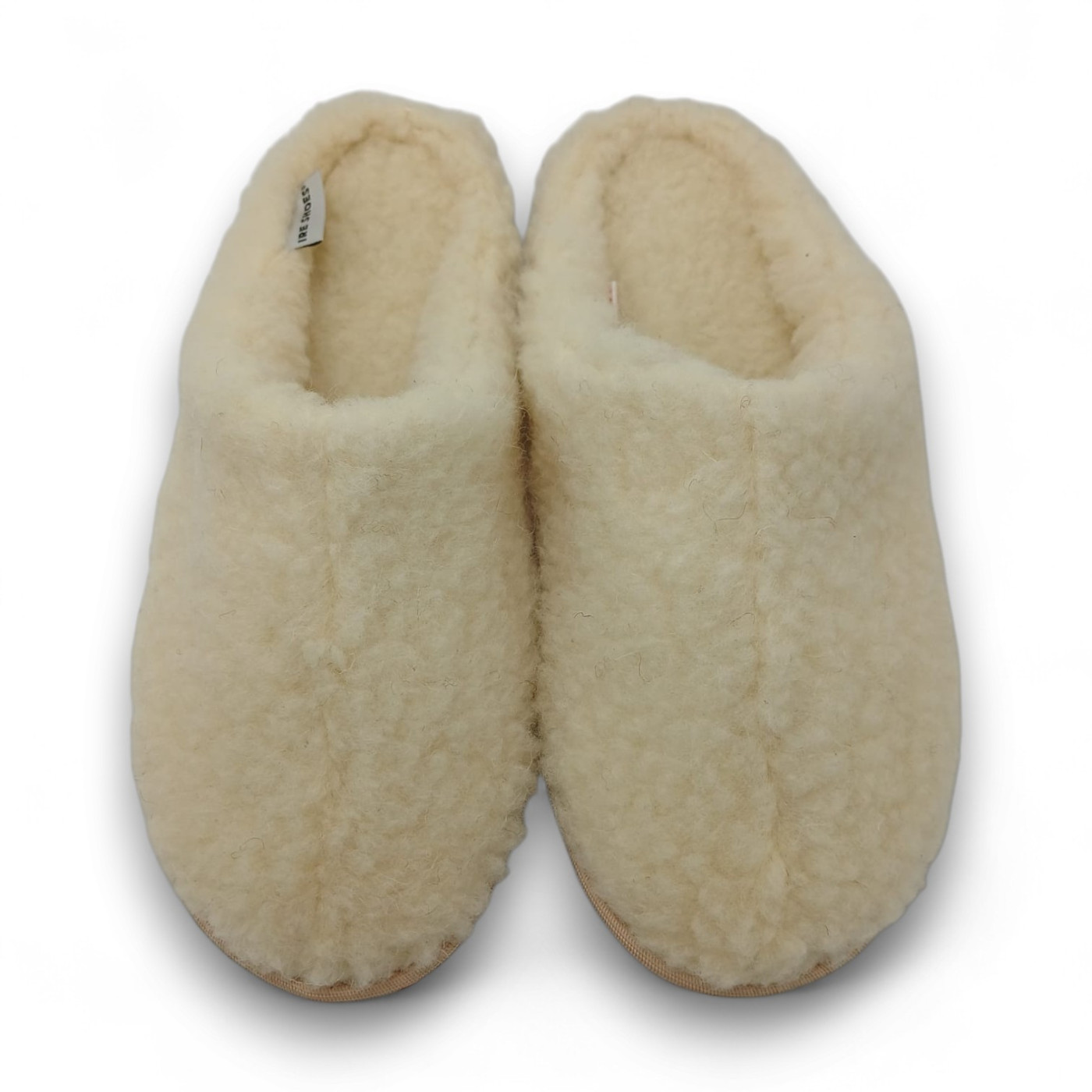 Para kapci IRE SHOES KWD25-254 ecru z zamkniętymi noskami — widok z przodu