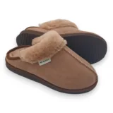 Jasnobrązowe kapcie IRE SHOES z puszystym kołnierzem — cholewka i ciemny spód podeszwy