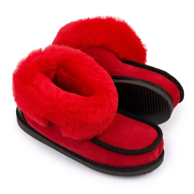 Czerwone bambosze IRE SHOES BWG2201-018 z puszystym kołnierzem – para i spód podeszwy