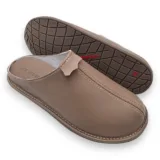Kapcie IRE SHOES KDLPvc-277 — zabudowany przód i widok spodu drugiego kapcia
