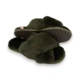 Kapcie khaki IRE SHOES KFXPVC24-196 ze skrzyżowanymi pasami – para i spód podeszwy